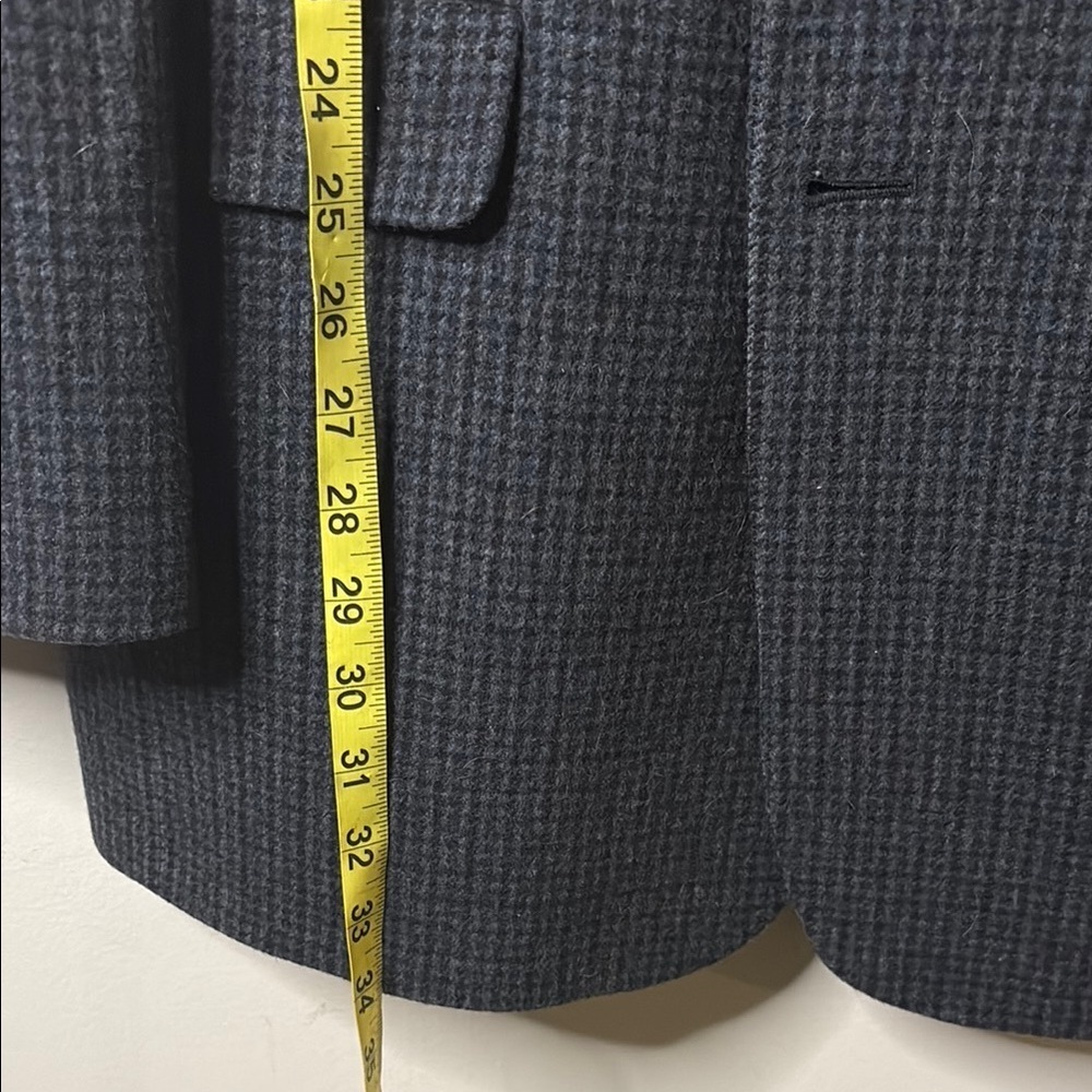 Men's Jos A Bank Blazer - Picture 12 of 13